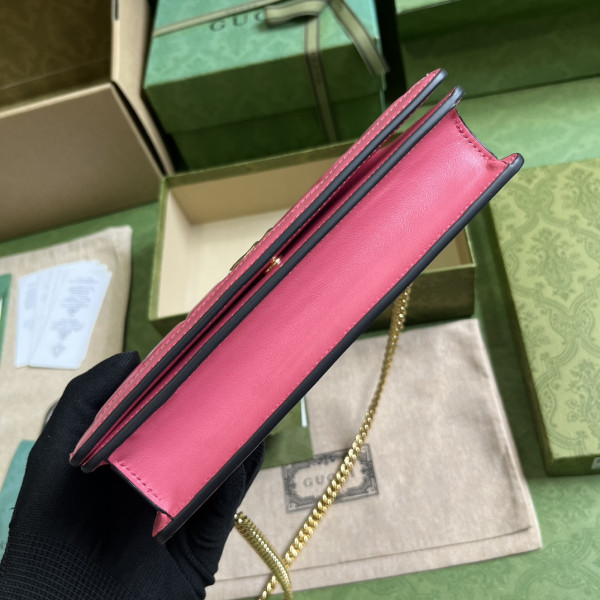 G*u*i gg matelassÉ chain wallet