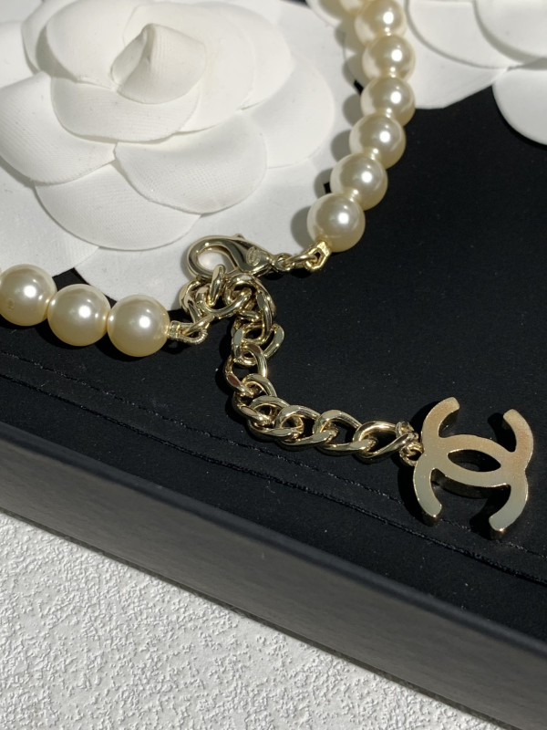 CL NECKLACE