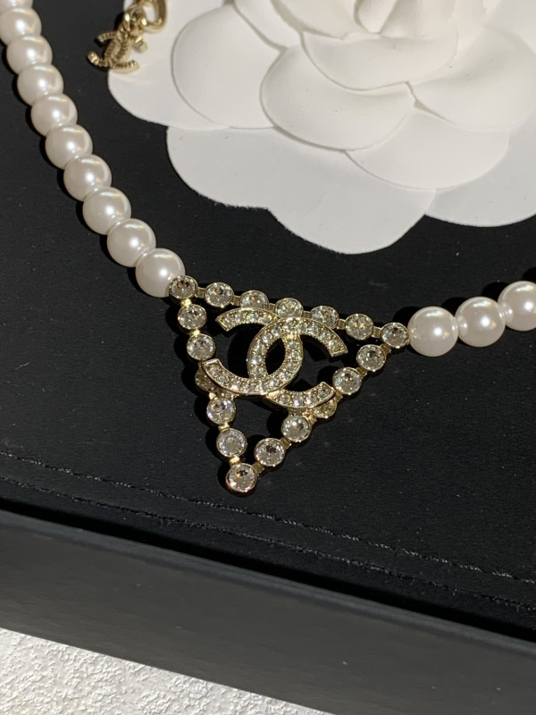 CL NECKLACE