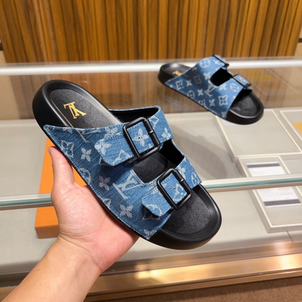 l0*is V*t0n slippers