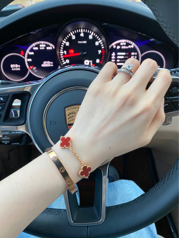 V*N CL*F & arpels  perlée bracelet