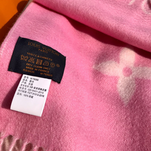 l0*is V*t0n reykjavik scarf