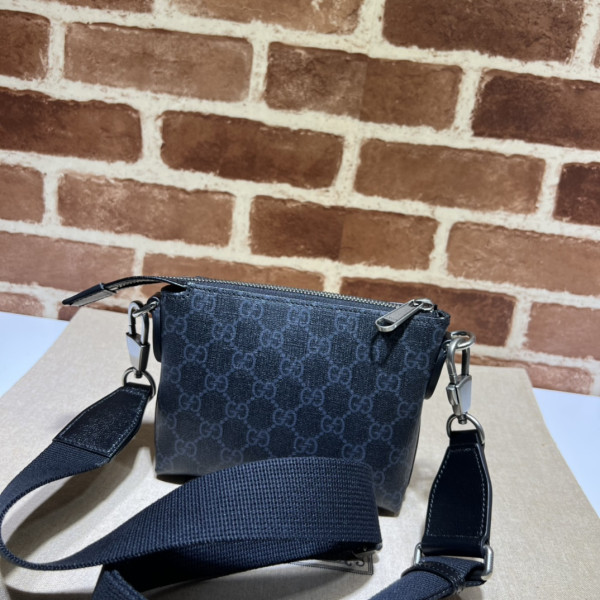 G*u*i gg messenger bag