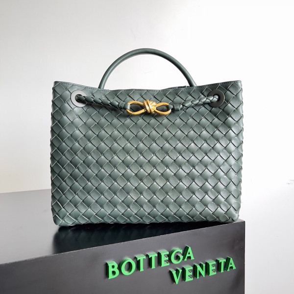 bo*te*ga Ve*ne*ta medium andiamo