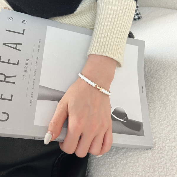 H**mes bracelet