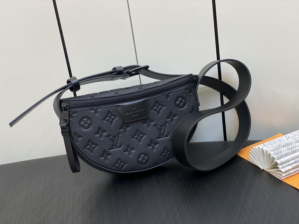 l0*is V*t0n moon crossbody