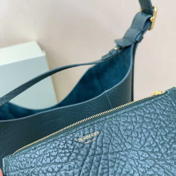 B**rry medium chess shoulder bag
