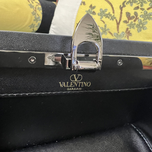 VALENTINO ROCKSTUD CALFSKIN CLUTCH