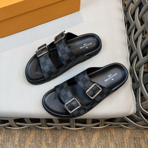 l0*is V*t0n slippers
