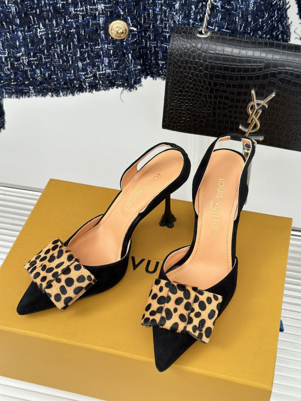 l0*is V*t0n heels