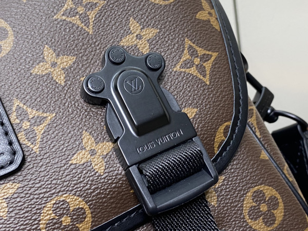 l0*is V*t0n trail messenger-31*22*11cm