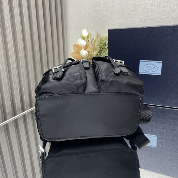 Pra*a re-nylon backpack-23.5*28*12cm
