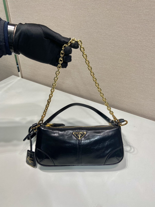 Pra*a re-edition bag-26*11.5*6cm