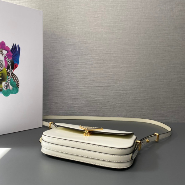 Pra*a patent bag-20.5*10.5*4cm