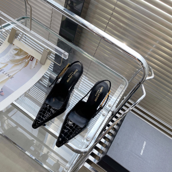 Sa**t Lau*nt heels