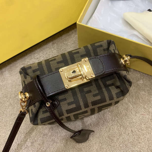 F**di vintage bag-16*9*11cm