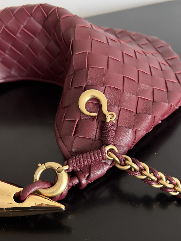 bo*te*ga Ve*ne*ta sardine with chain-33*20*4cm