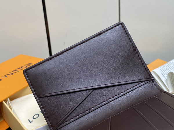 l0*is V*t0n pocket organizer-7.5*11.1*1 cm