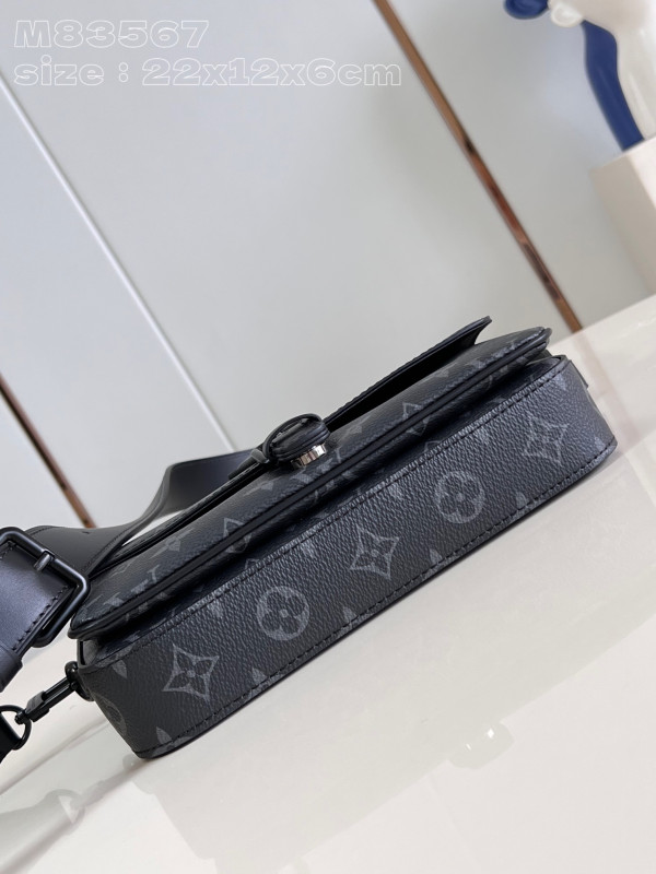 l0*is V*t0n montsouris wearable wallet