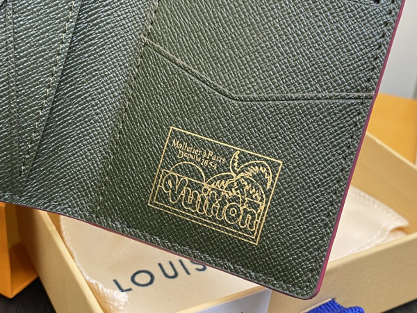 l0*is V*t0n pocket organizer-7.5*11.1*1 cm