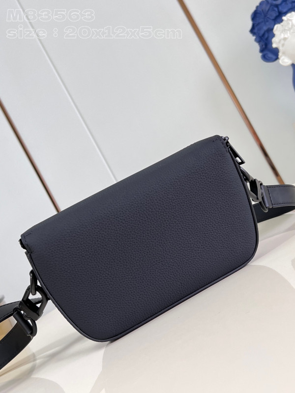 l0*is V*t0n pilot wearable wallet-20*12*5.5cm