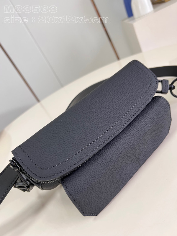 l0*is V*t0n pilot wearable wallet-20*12*5.5cm