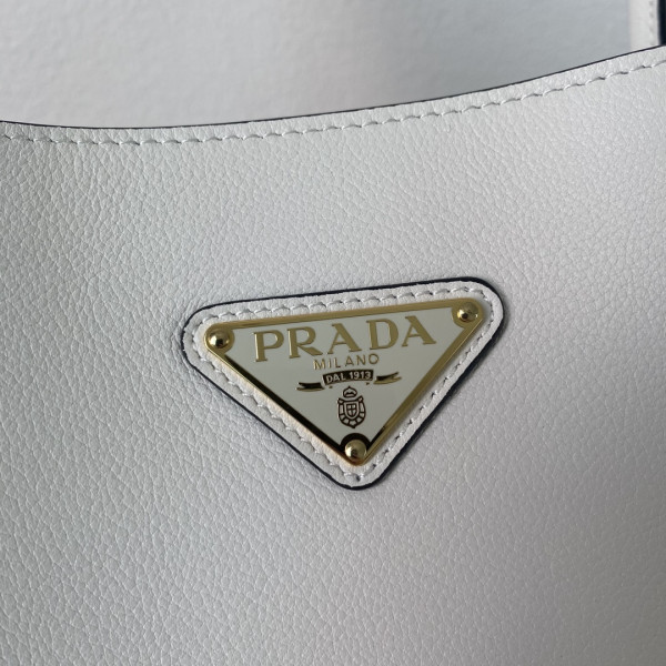 Pra*a medium leather handbag-25*18.5*12.5cm