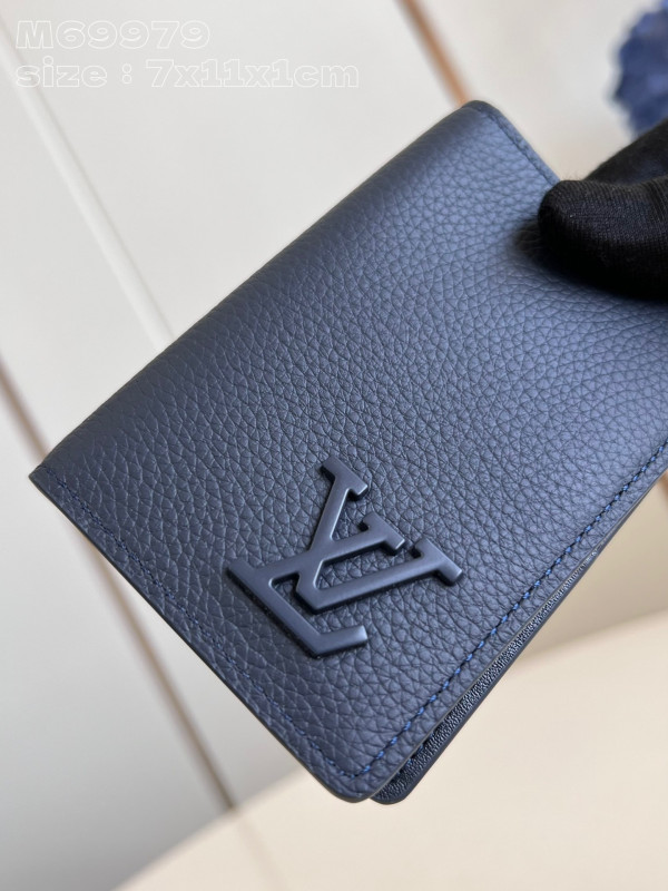 l0*is V*t0n pocket organizer-7.5*11.1*1 cm