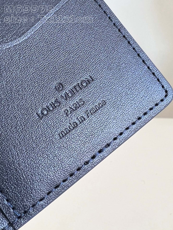 l0*is V*t0n pocket organizer-7.5*11.1*1 cm