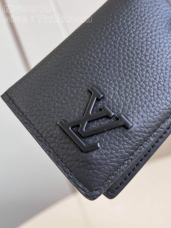 l0*is V*t0n pocket organizer-7.5*11.1*1 cm