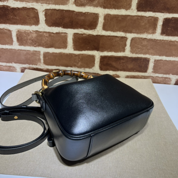 G*u*i diana small shoulder bag