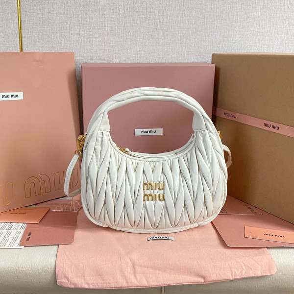 M*um*u wander matelassé nappa leather hobo bag