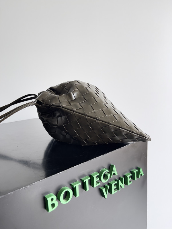 bo*te*ga Ve*ne*ta medium dustbag