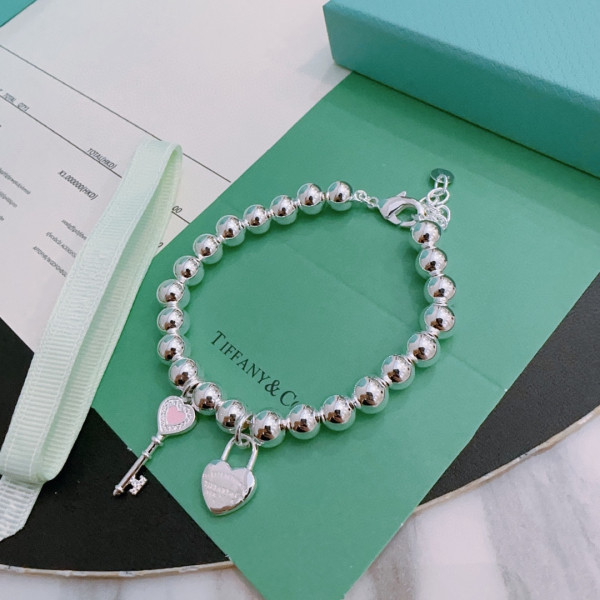 T*f*ny bracelet
