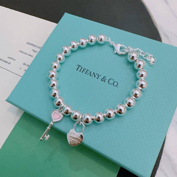 T*f*ny bracelet
