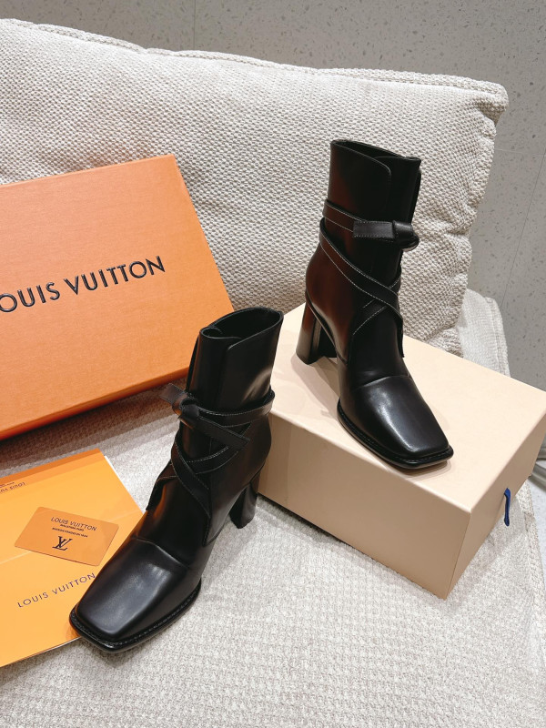 l0*is V*t0n boots
