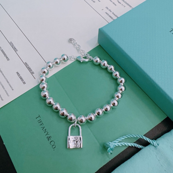 T*f*ny bracelet