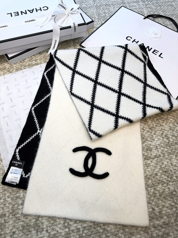 CL Scarf