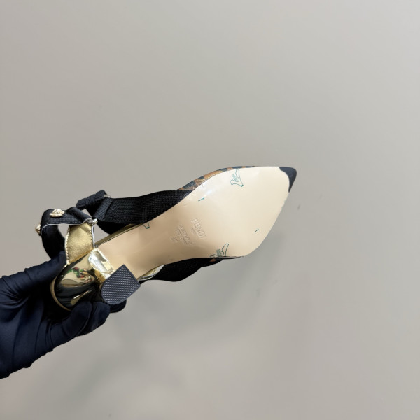 F**di heels
