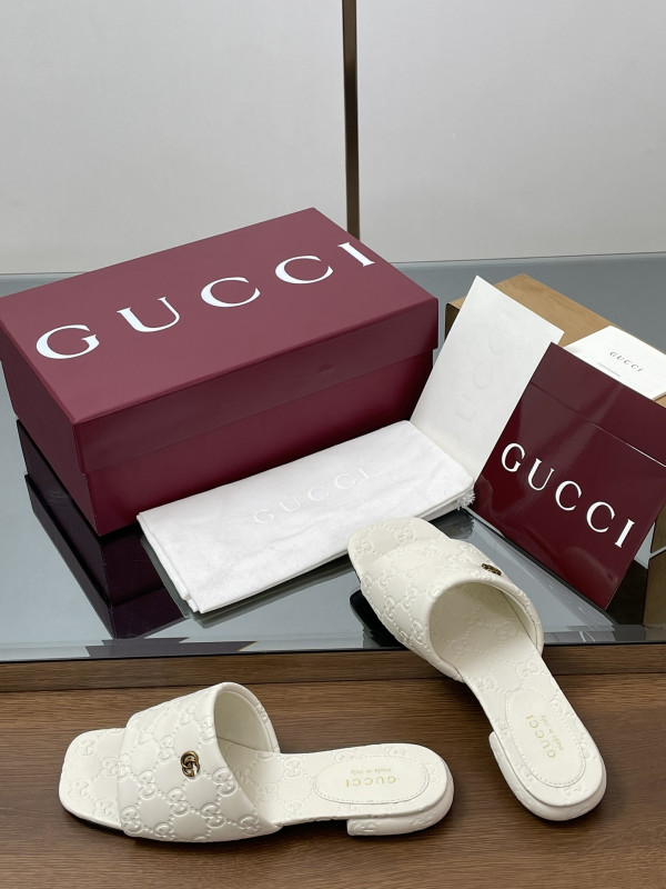 G*u*i women