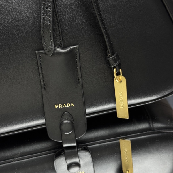 Pra*a medium leather tote bag-38*21*8cm