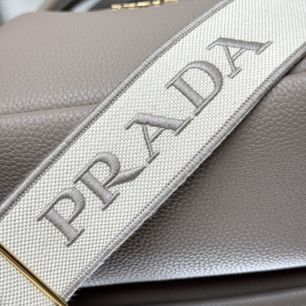 Pra*a small leather bag - 23*21*10cm