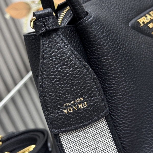 Pra*a small leather bag - 23*21*10cm