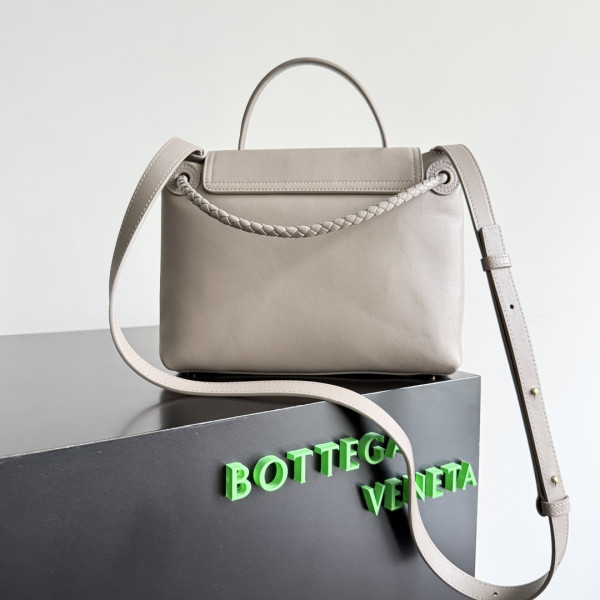 bo*te*ga Ve*ne*ta  small ciao ciao- 26*19*10.5cm