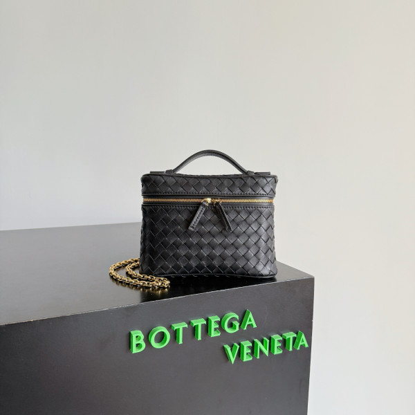 bo*te*ga Ve*ne*ta small soft vanity - 19*14*3cm