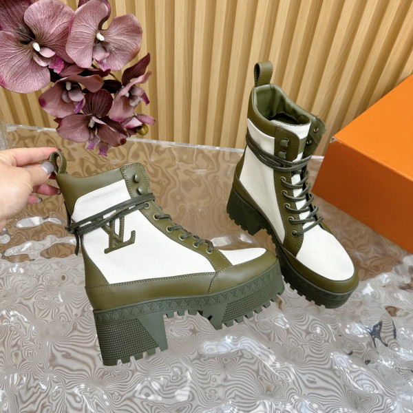l0*is V*t0n boots