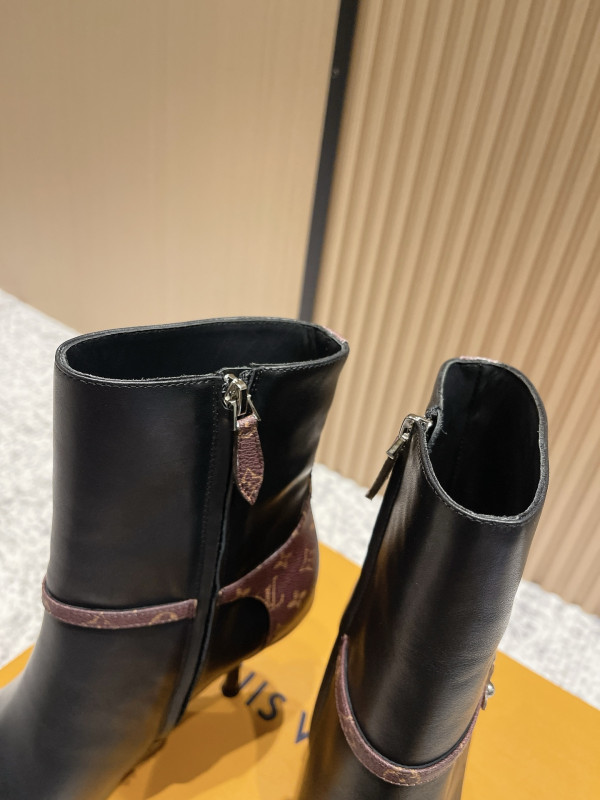 l0*is V*t0n boots