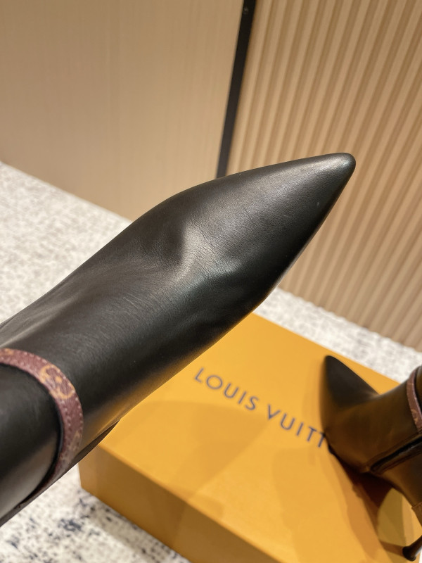 l0*is V*t0n boots