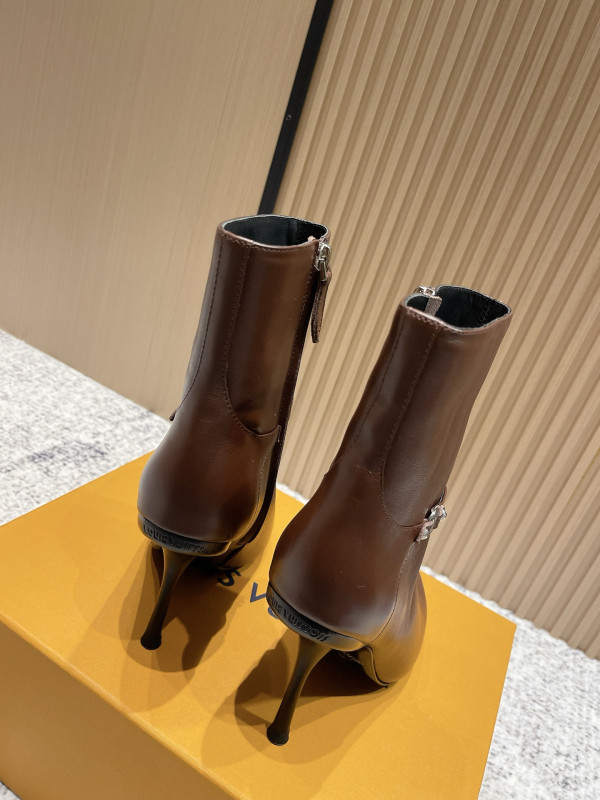 l0*is V*t0n boots