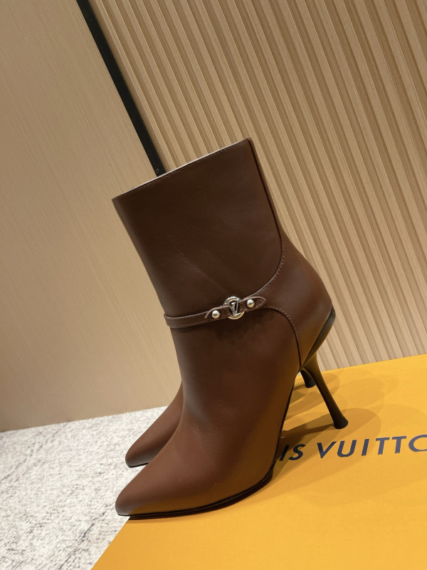 l0*is V*t0n boots